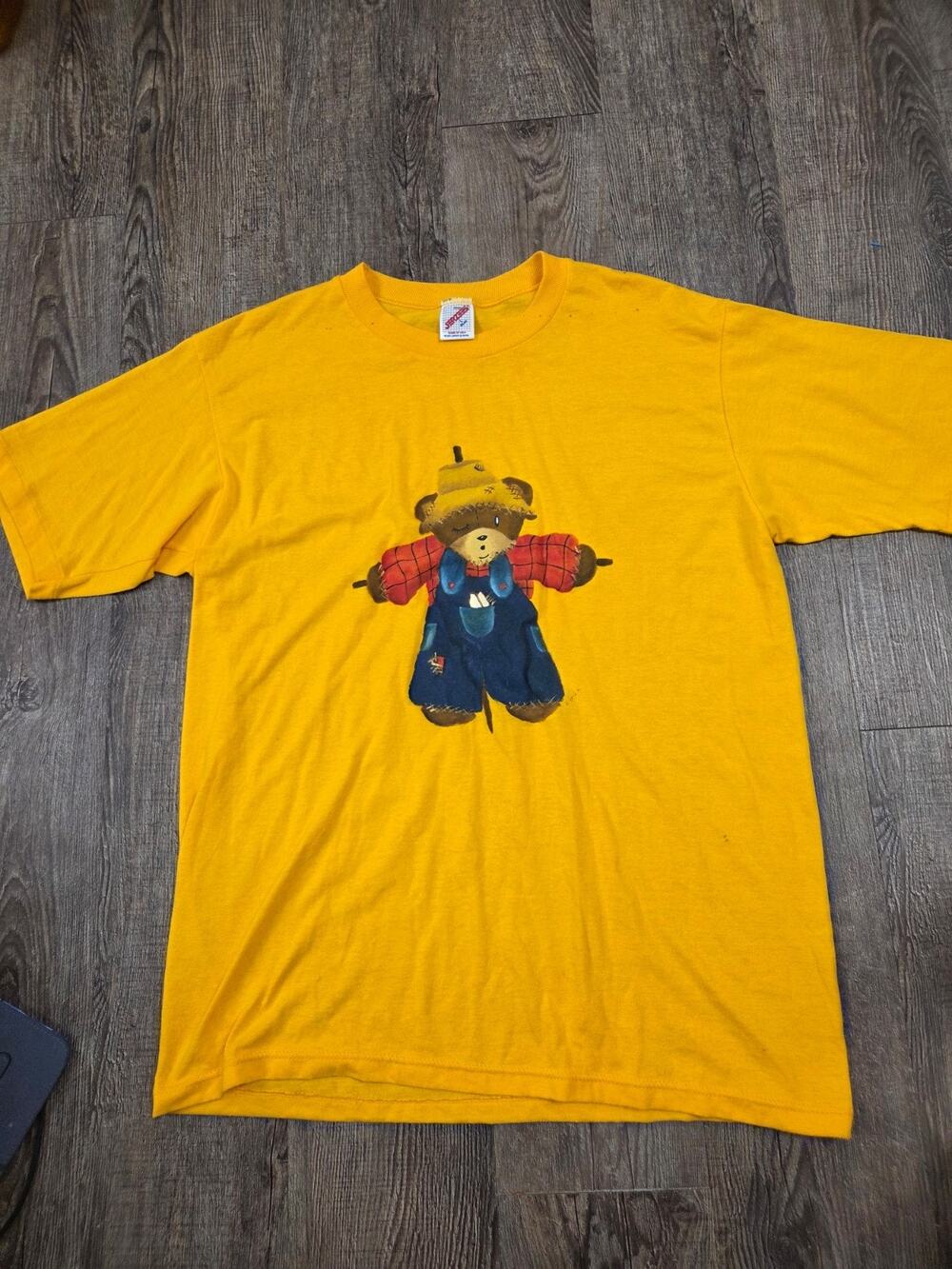 JERZEES Yellow Single Stitch Hand-Painted Scarecrow Bear Tshirt Vintage L 1980s